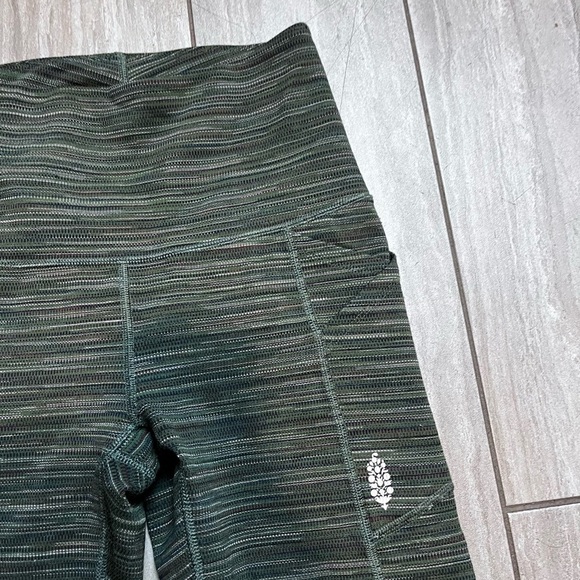 Free People Roll Out Yoga Legging Green Size XS - Picture 3 of 9